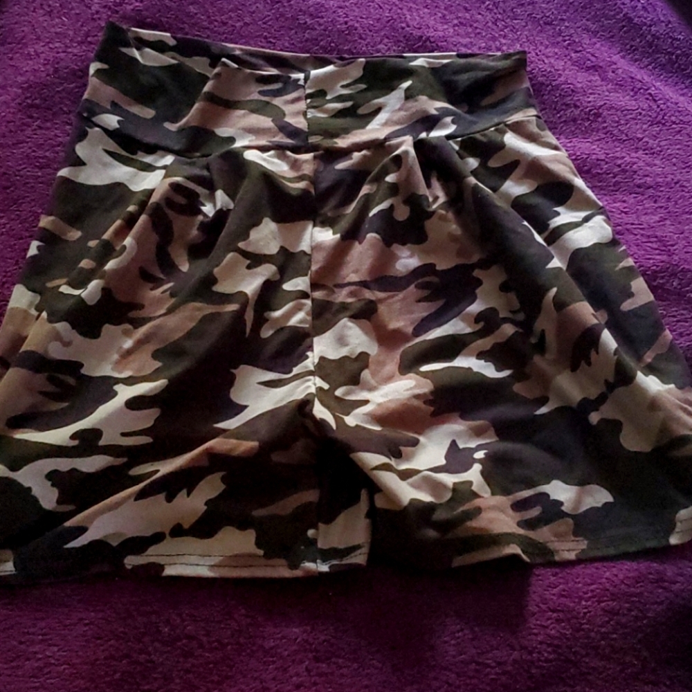 All the rage harem camo shorts